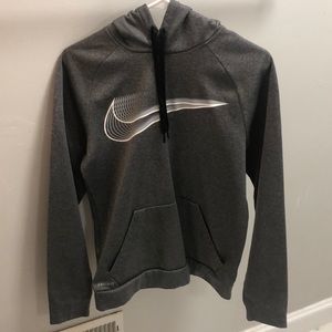 dri-fit nike therma hoodie